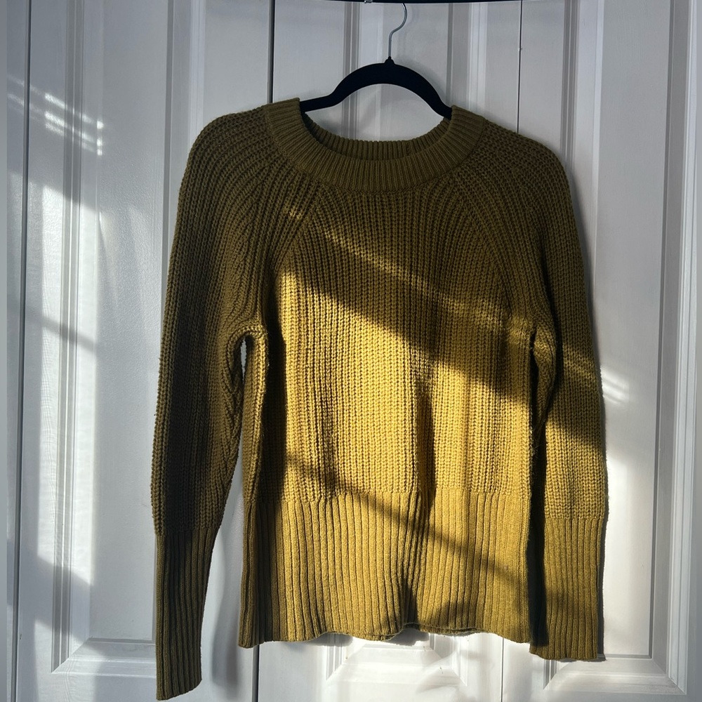 Olive green raglan-like sleeve sweater